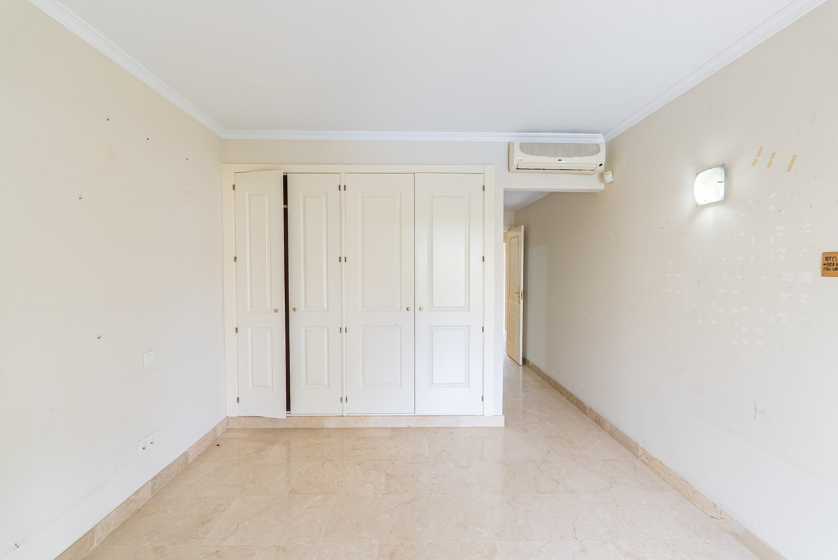 4 Bed Townhouse for sale in Estepona Costa Del Sol, Málaga, Spain