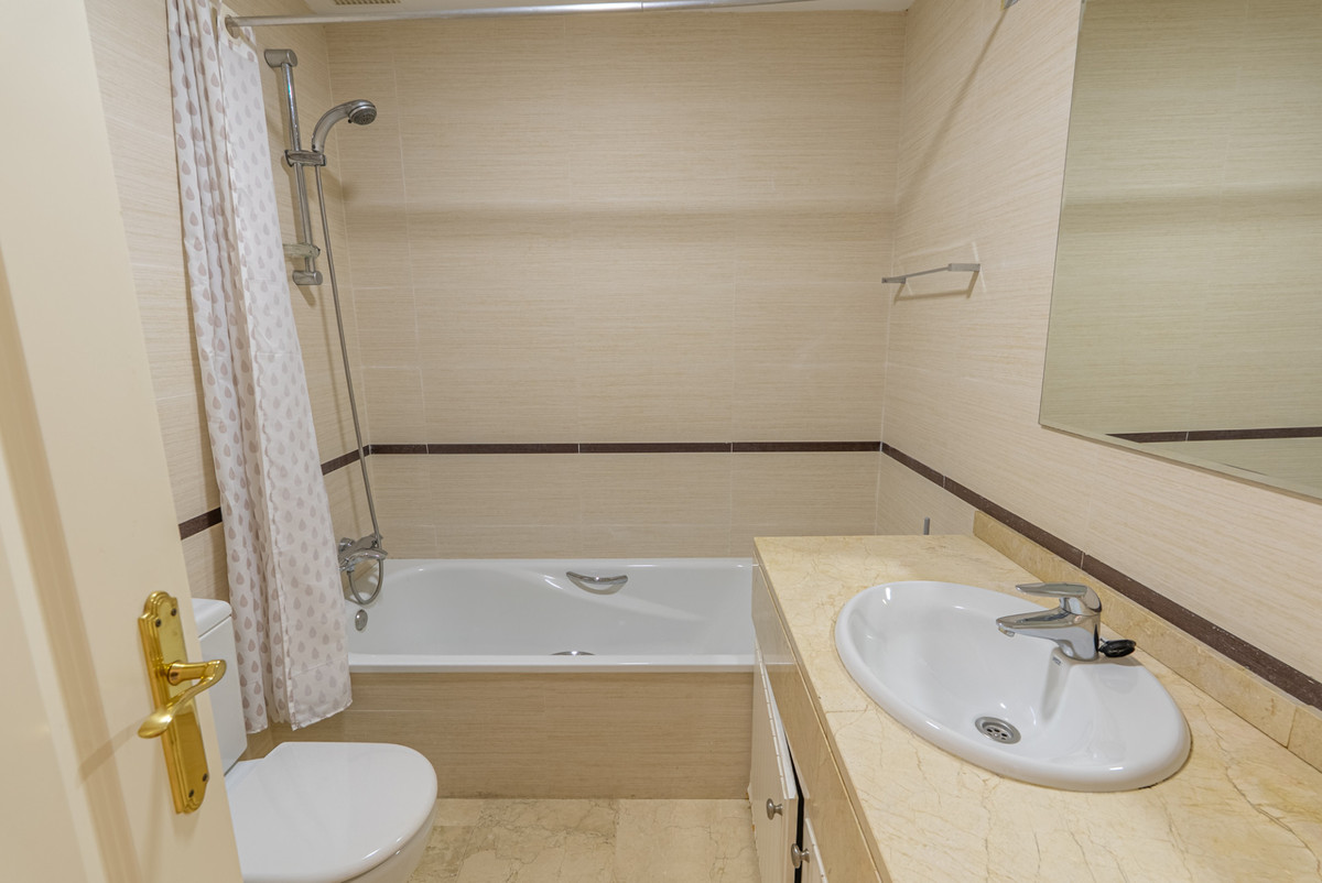 4 Bed Townhouse for sale in Estepona Costa Del Sol, Málaga, Spain