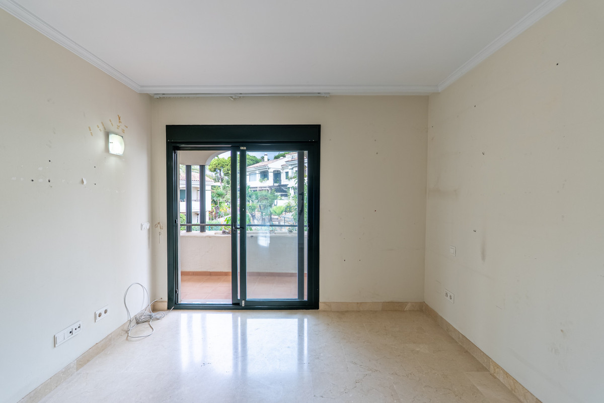 4 Bed Townhouse for sale in Estepona Costa Del Sol, Málaga, Spain