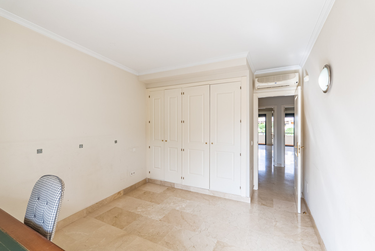 4 Bed Townhouse for sale in Estepona Costa Del Sol, Málaga, Spain