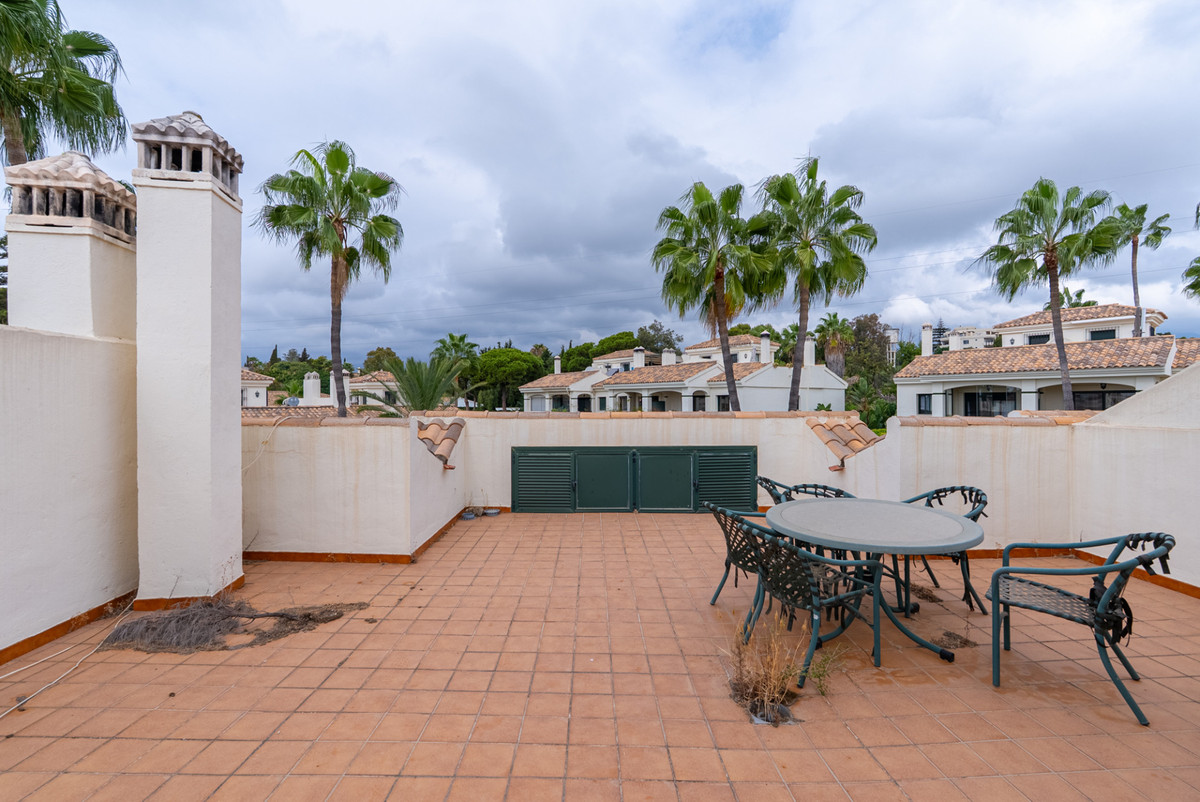 4 Bed Townhouse for sale in Estepona Costa Del Sol, Málaga, Spain