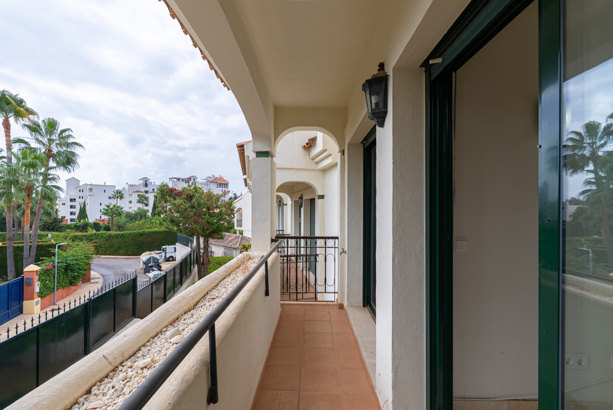 4 Bed Townhouse for sale in Estepona Costa Del Sol, Málaga, Spain