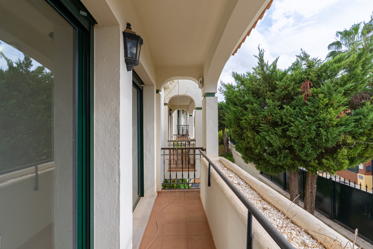 4 Bed Townhouse for sale in Estepona Costa Del Sol, Málaga, Spain