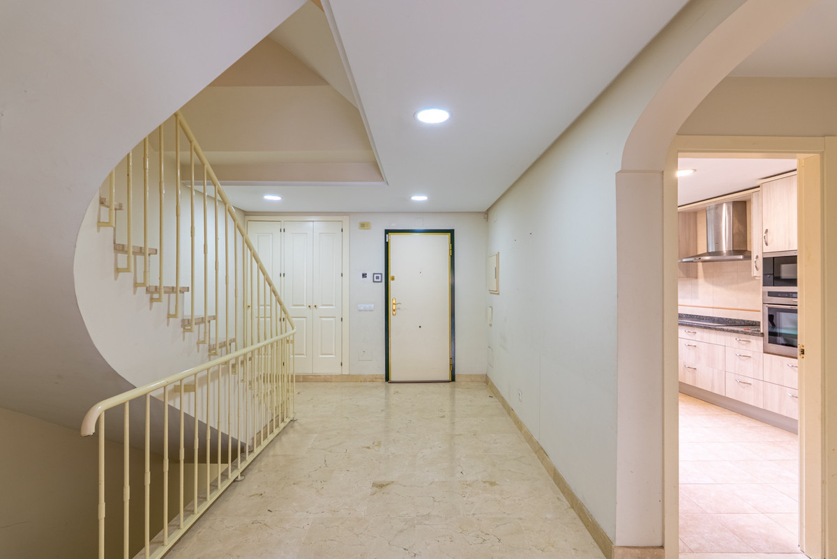 4 Bed Townhouse for sale in Estepona Costa Del Sol, Málaga, Spain