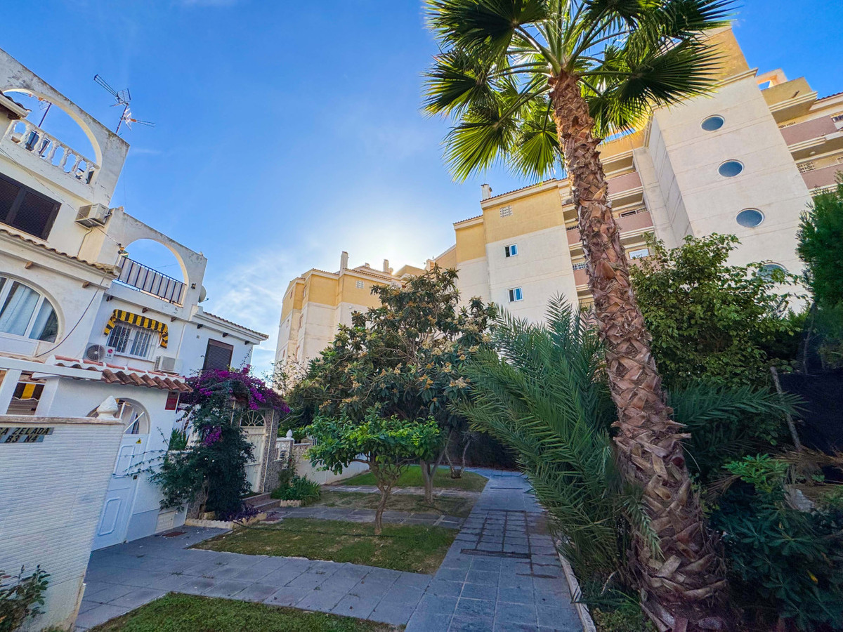 Se vende Apartamento en Planta Última de 1 dormitorios en Costa Blanca, Alicante, España
