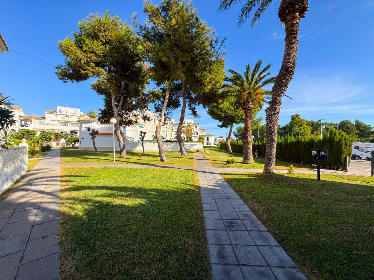Se vende Apartamento en Planta Última de 1 dormitorios en Costa Blanca, Alicante, España
