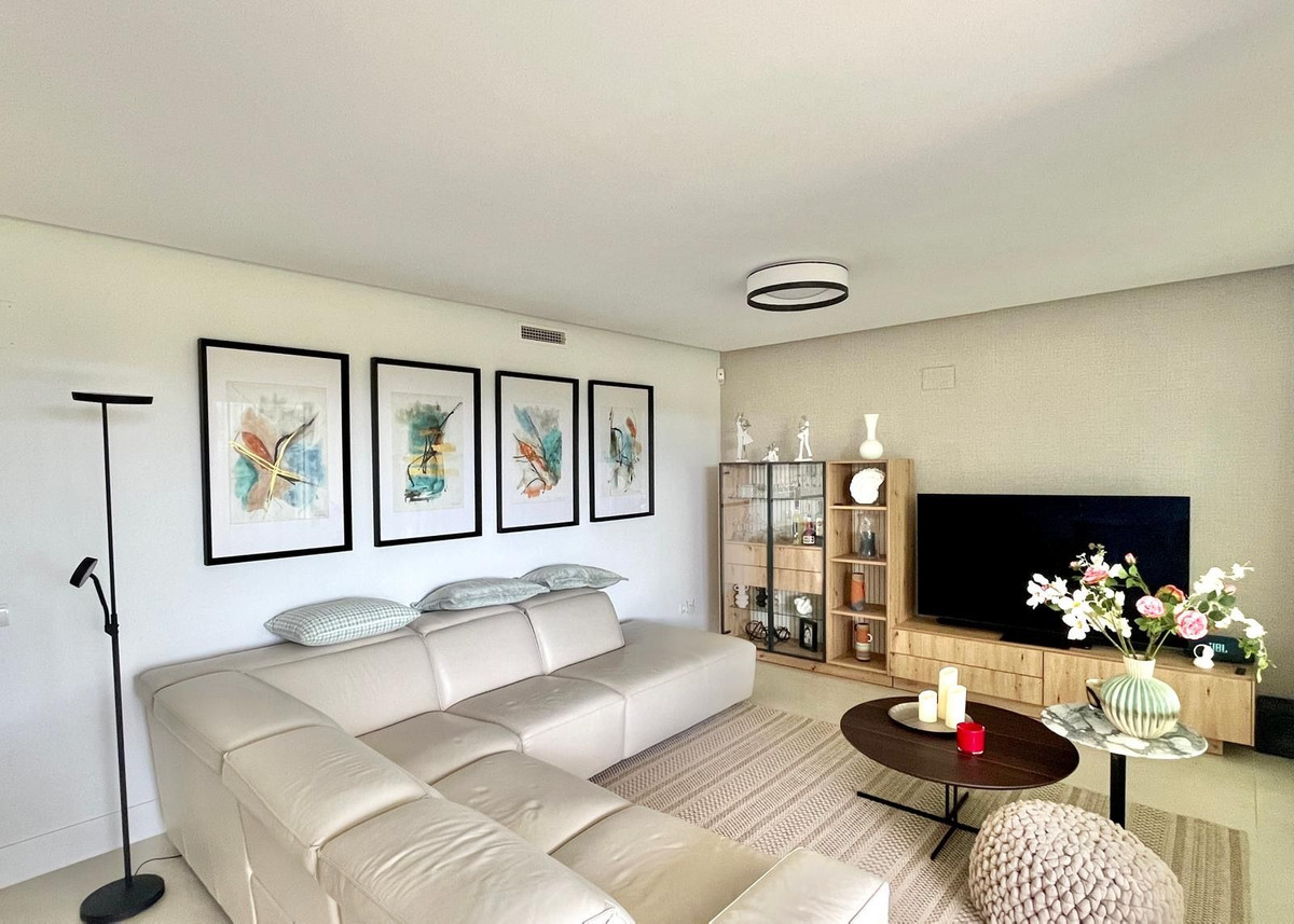 Se vende Apartamento Planta Baja de 3 dormitorios en Costa Del Sol, Cadiz, España