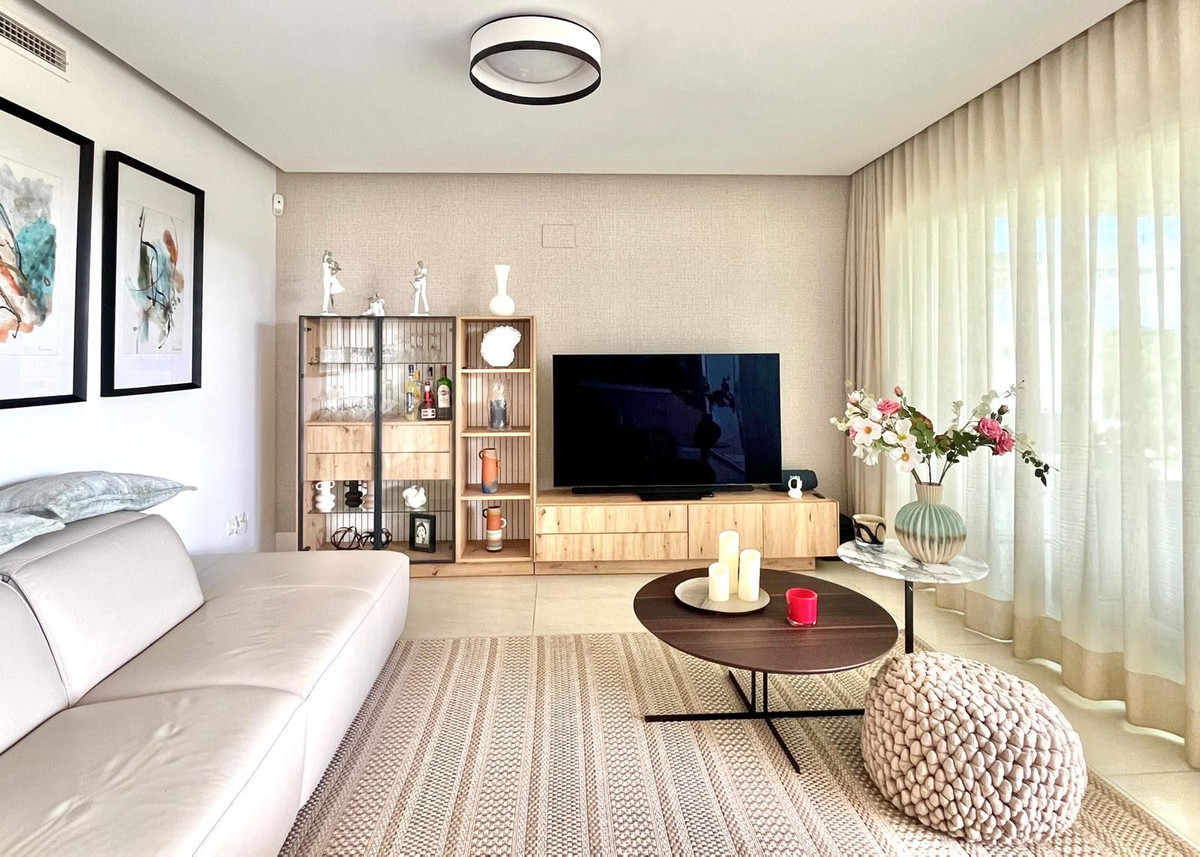Se vende Apartamento Planta Baja de 3 dormitorios en Costa Del Sol, Cadiz, España