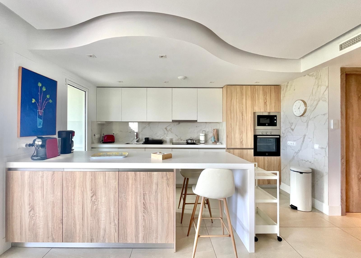 Se vende Apartamento Planta Baja de 3 dormitorios en Costa Del Sol, Cadiz, España
