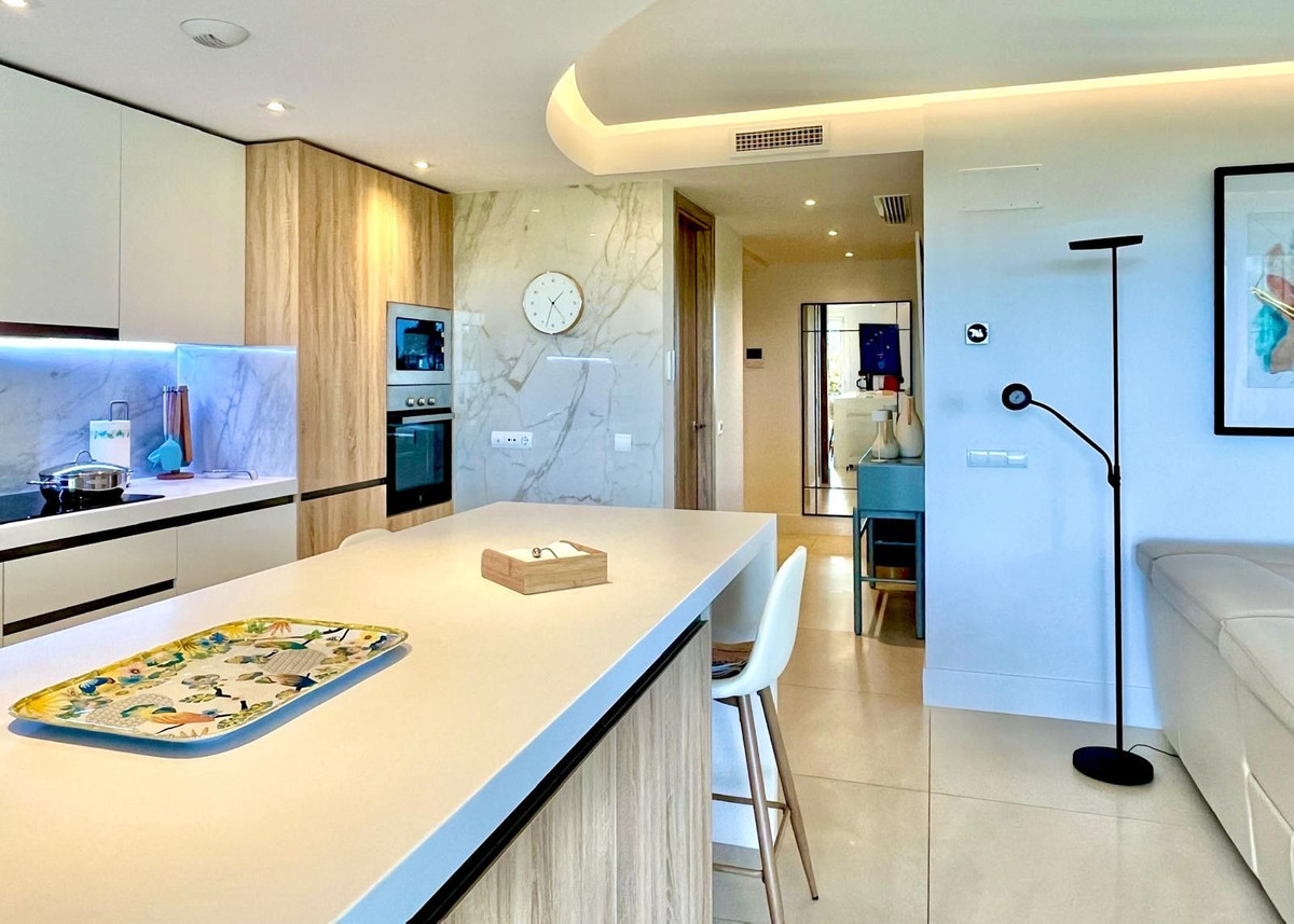 Se vende Apartamento Planta Baja de 3 dormitorios en Costa Del Sol, Cadiz, España