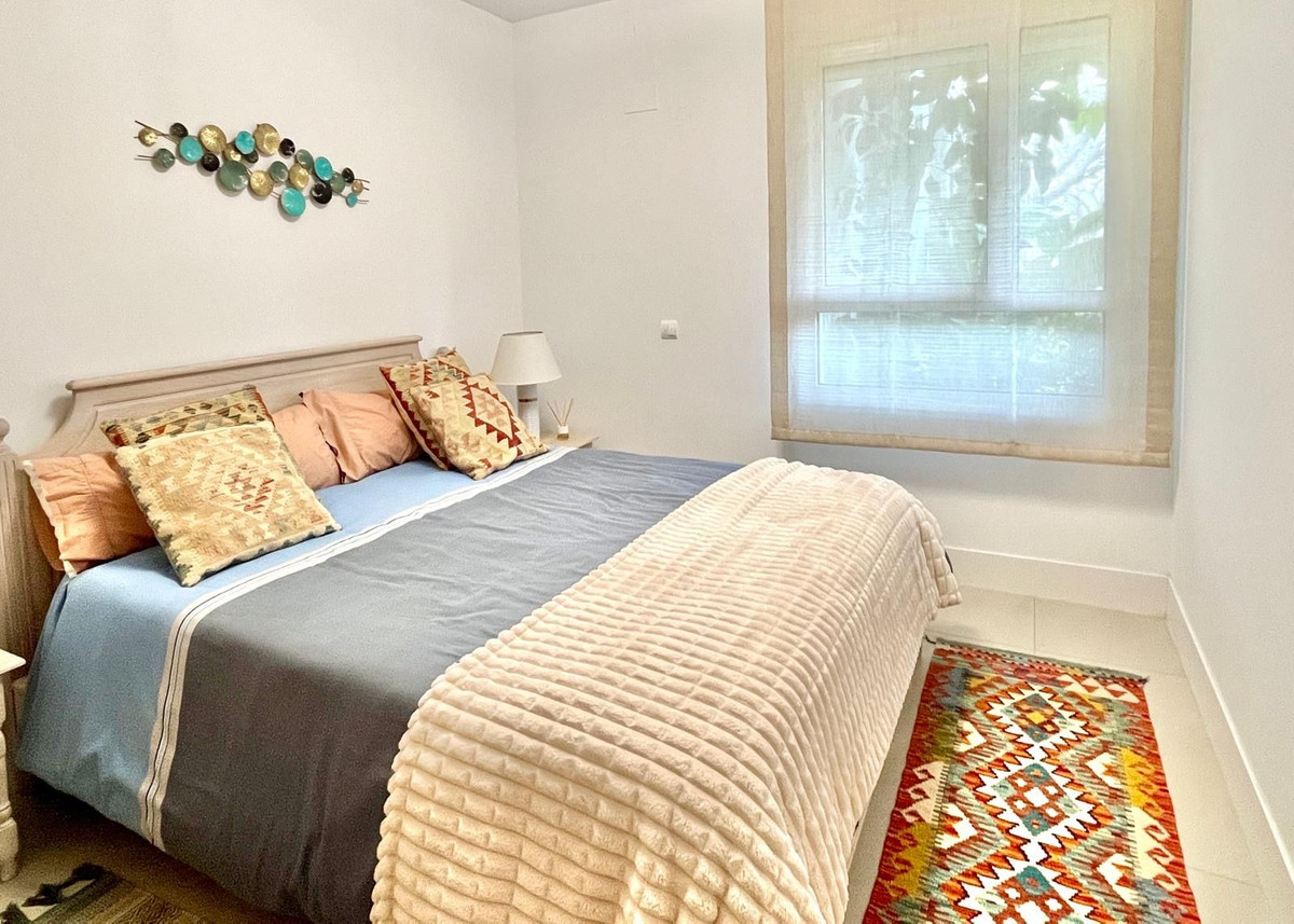 Se vende Apartamento Planta Baja de 3 dormitorios en Costa Del Sol, Cadiz, España