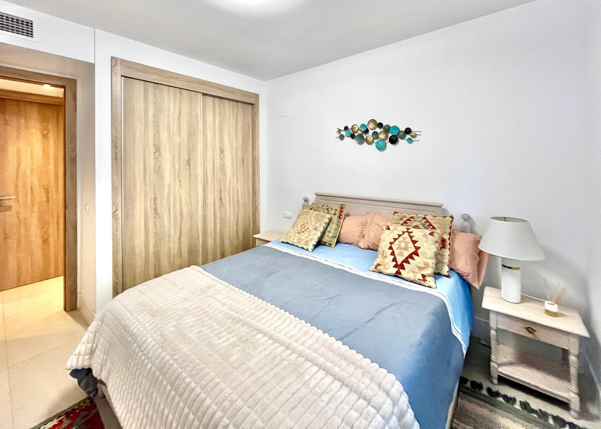 Se vende Apartamento Planta Baja de 3 dormitorios en Costa Del Sol, Cadiz, España