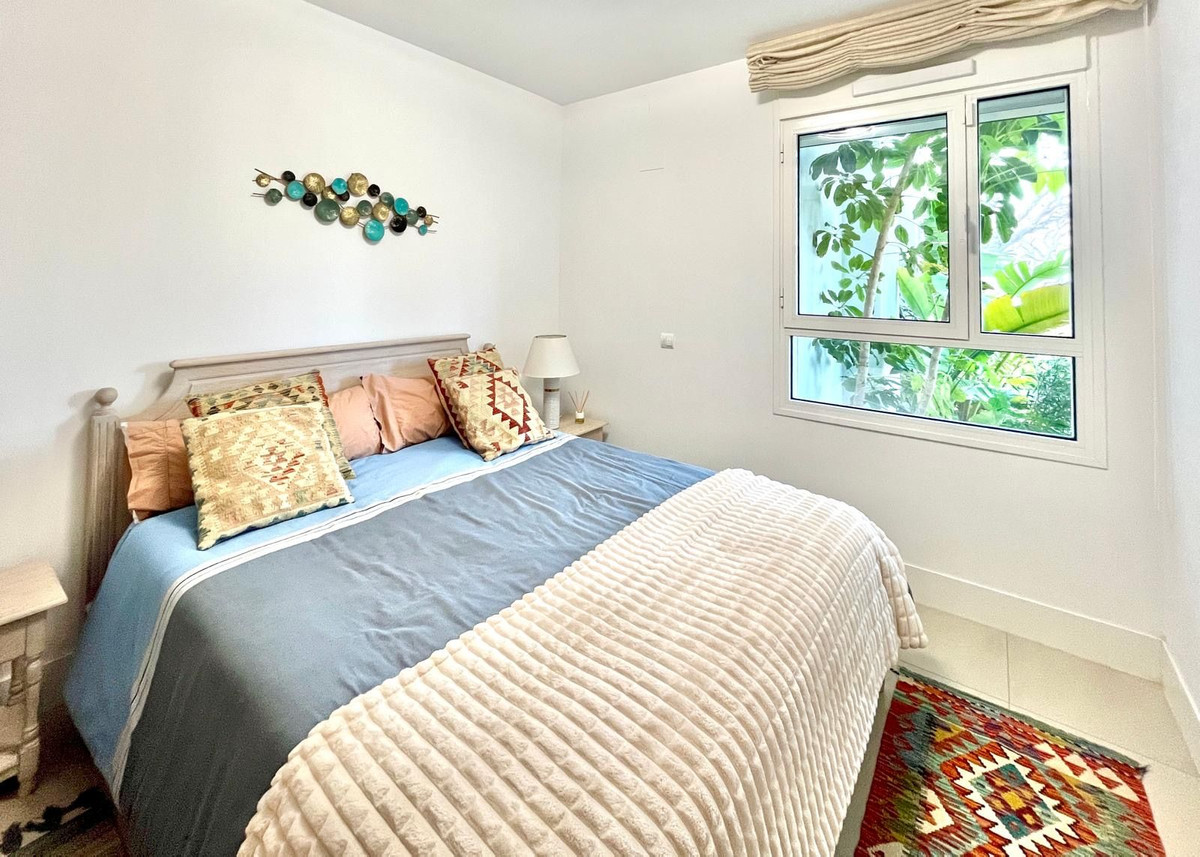 Se vende Apartamento Planta Baja de 3 dormitorios en Costa Del Sol, Cadiz, España