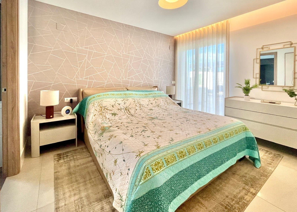 Se vende Apartamento Planta Baja de 3 dormitorios en Costa Del Sol, Cadiz, España