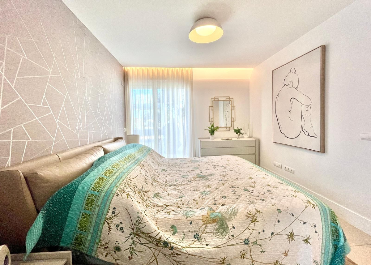 Se vende Apartamento Planta Baja de 3 dormitorios en Costa Del Sol, Cadiz, España