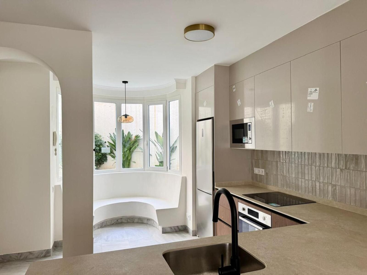 2 Bed Apartment for sale in The Golden Mile Costa Del Sol, Málaga, Spain