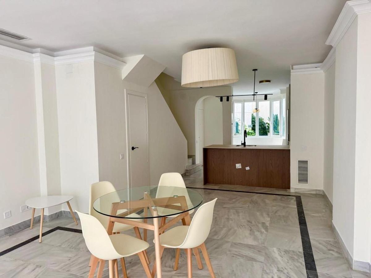 2 Bed Apartment for sale in The Golden Mile Costa Del Sol, Málaga, Spain