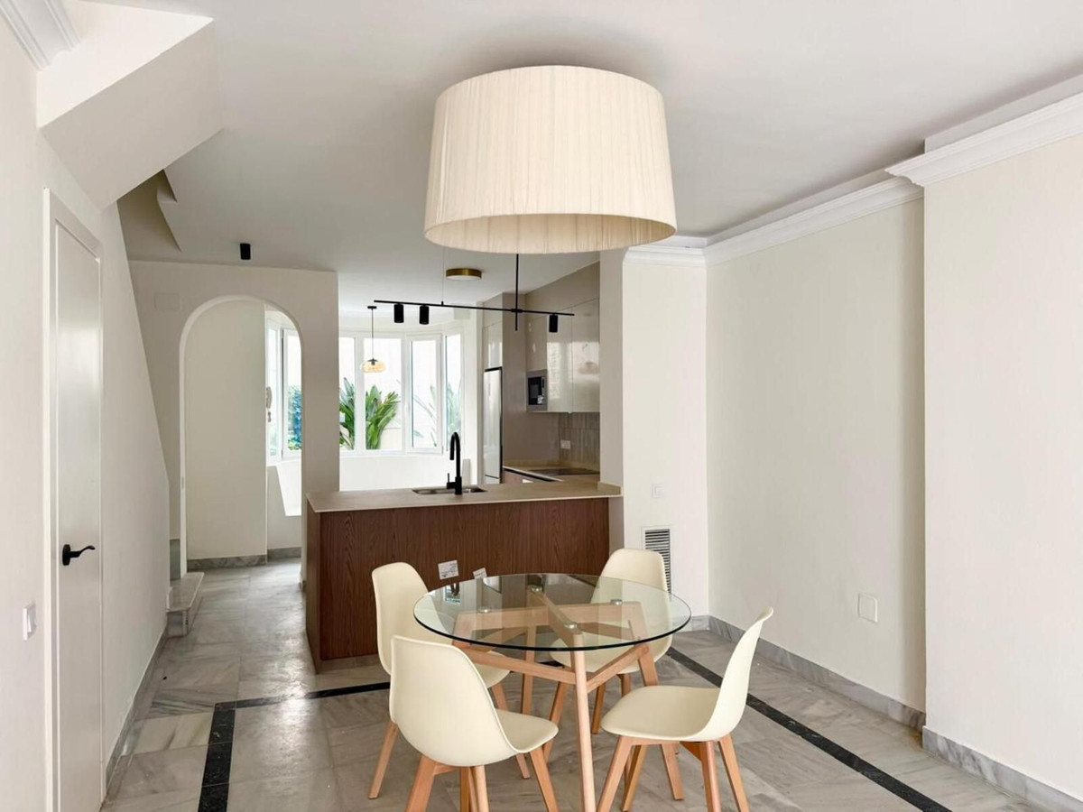 2 Bed Apartment for sale in The Golden Mile Costa Del Sol, Málaga, Spain