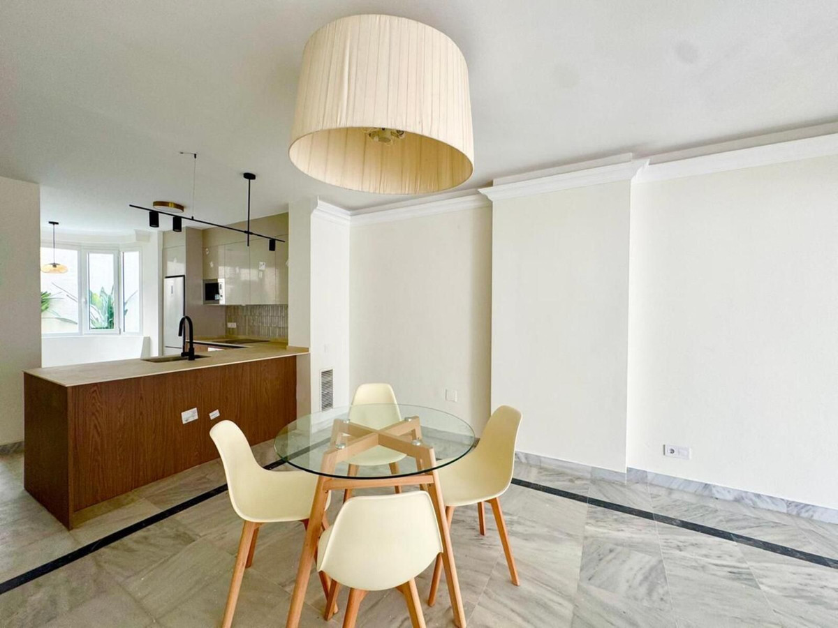 2 Bed Apartment for sale in The Golden Mile Costa Del Sol, Málaga, Spain