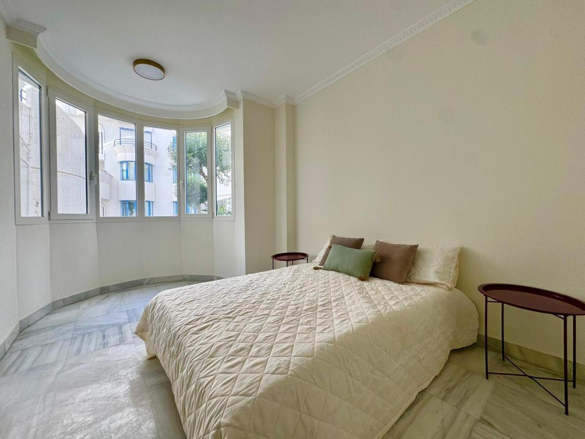 2 Bed Apartment for sale in The Golden Mile Costa Del Sol, Málaga, Spain