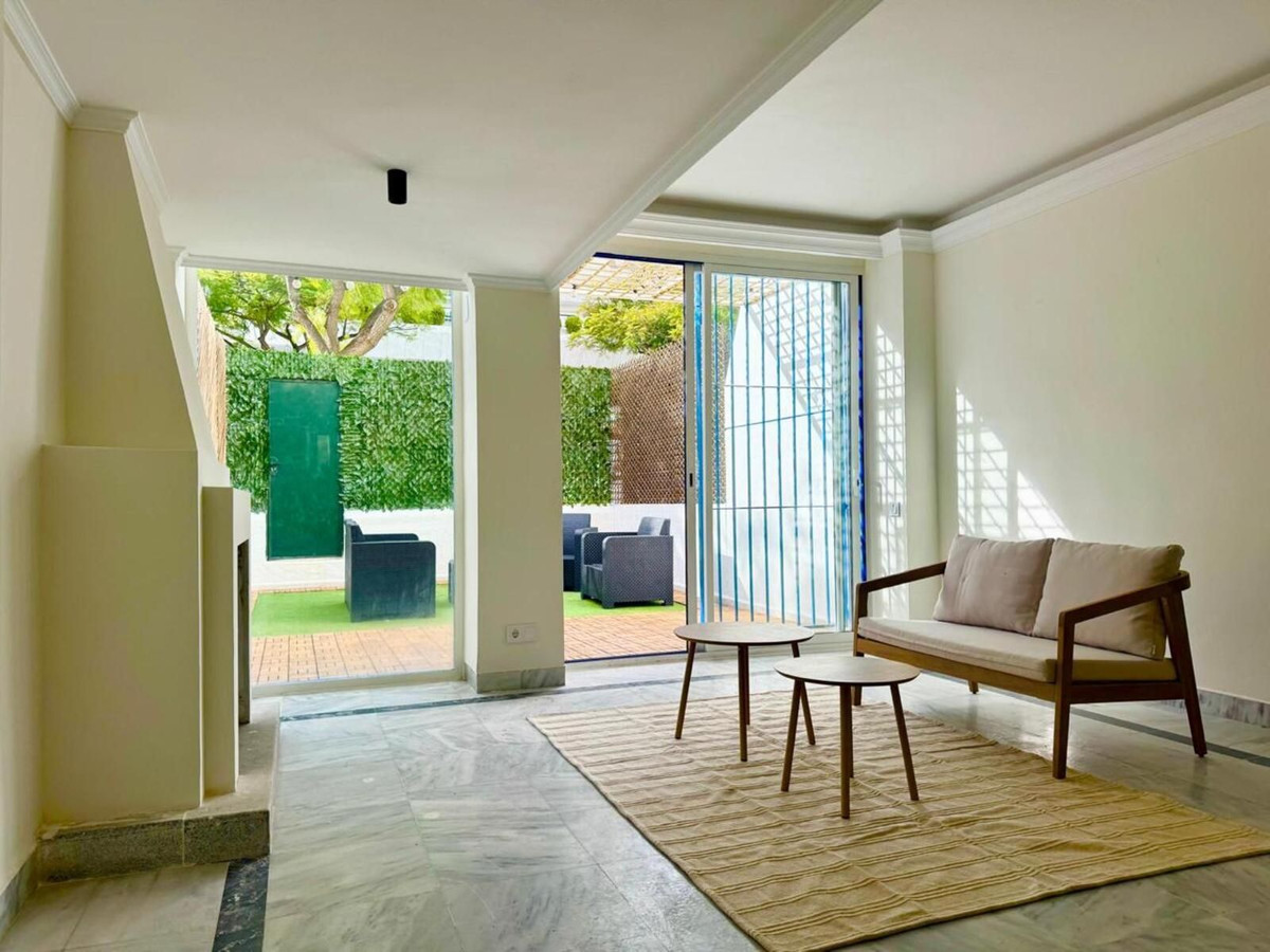 2 Bed Apartment for sale in The Golden Mile Costa Del Sol, Málaga, Spain
