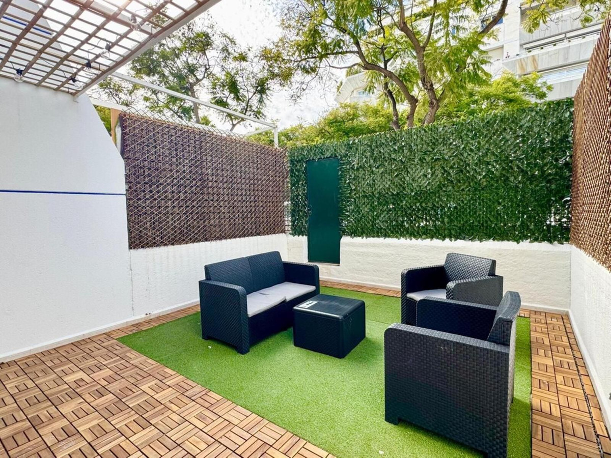 2 Bed Apartment for sale in The Golden Mile Costa Del Sol, Málaga, Spain