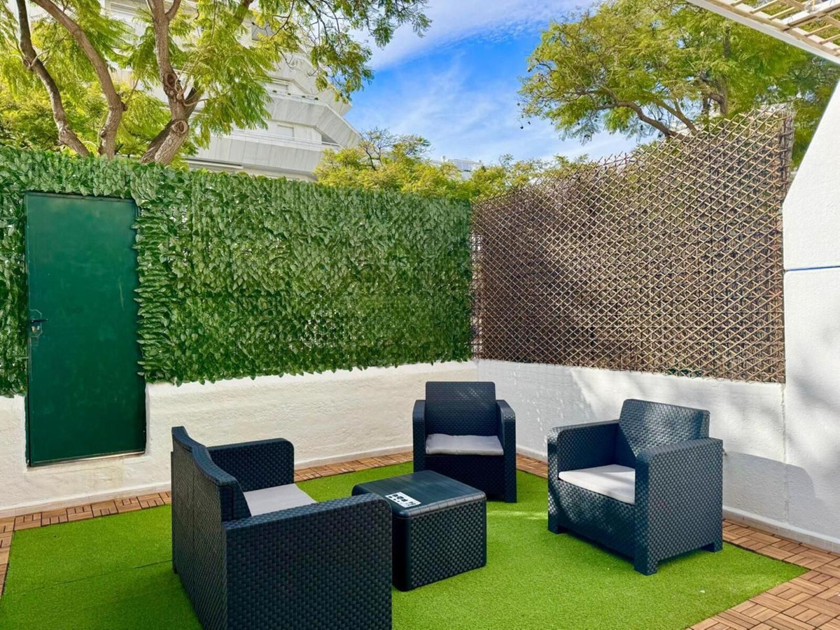 2 Bed Apartment for sale in The Golden Mile Costa Del Sol, Málaga, Spain