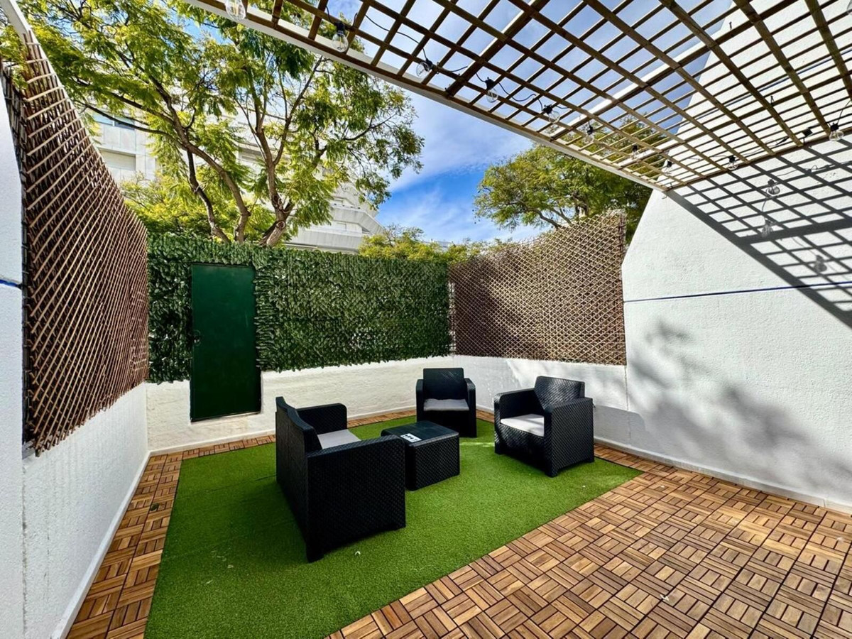 2 Bed Apartment for sale in The Golden Mile Costa Del Sol, Málaga, Spain