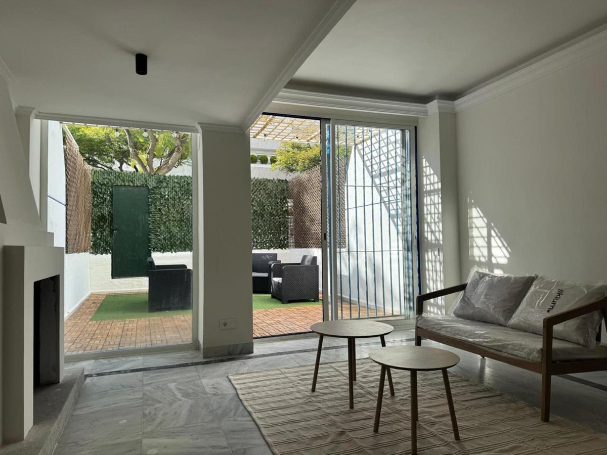 2 Bed Apartment for sale in The Golden Mile Costa Del Sol, Málaga, Spain
