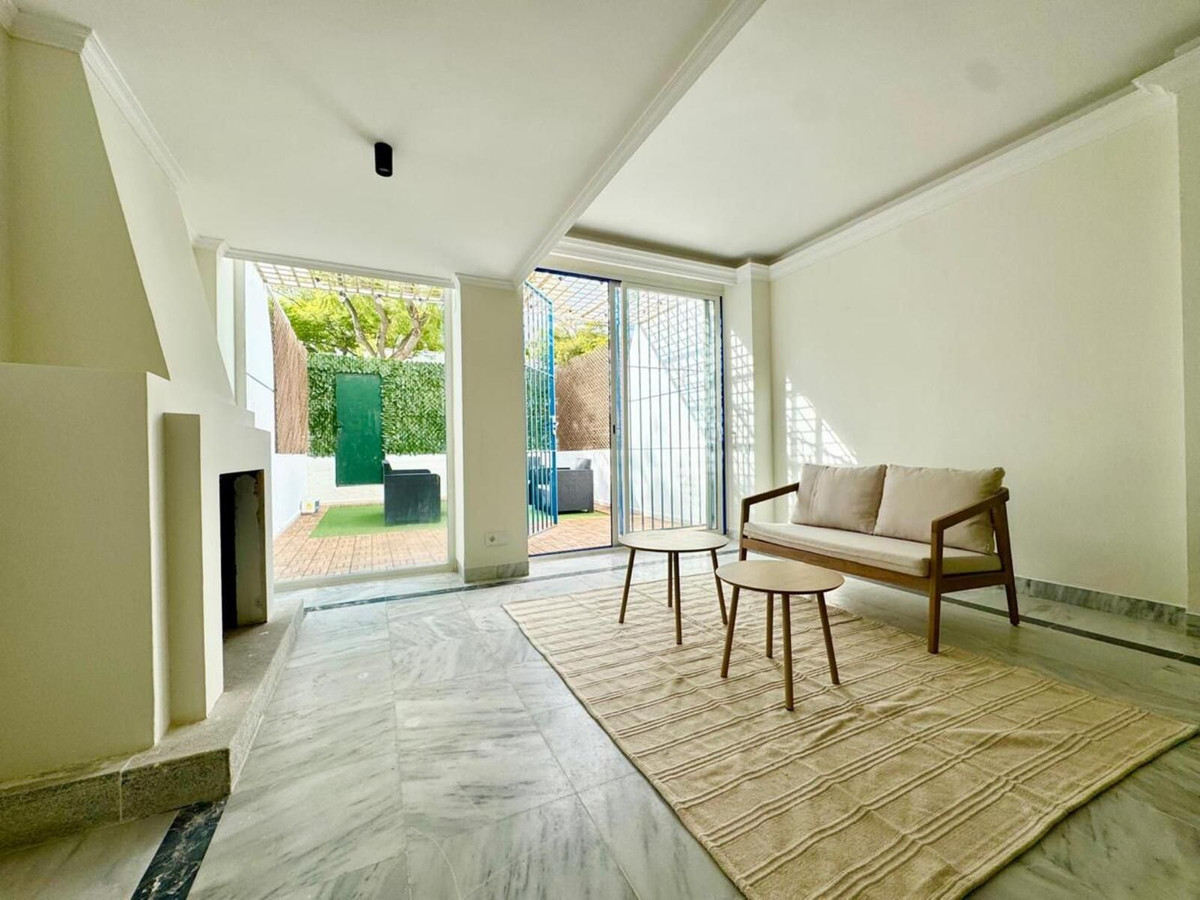 2 Bed Apartment for sale in The Golden Mile Costa Del Sol, Málaga, Spain