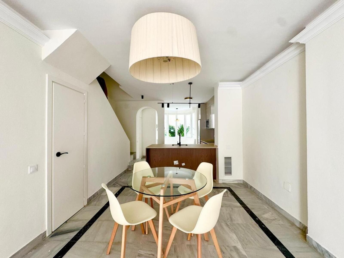 2 Bed Apartment for sale in The Golden Mile Costa Del Sol, Málaga, Spain