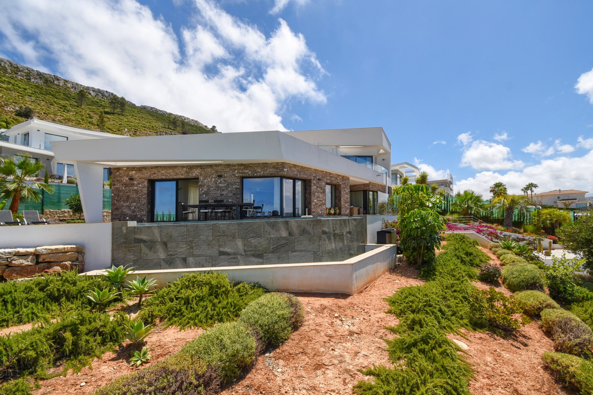 4 Bed Townhouse for sale in Javea Costa Blanca, Alicante, Spain