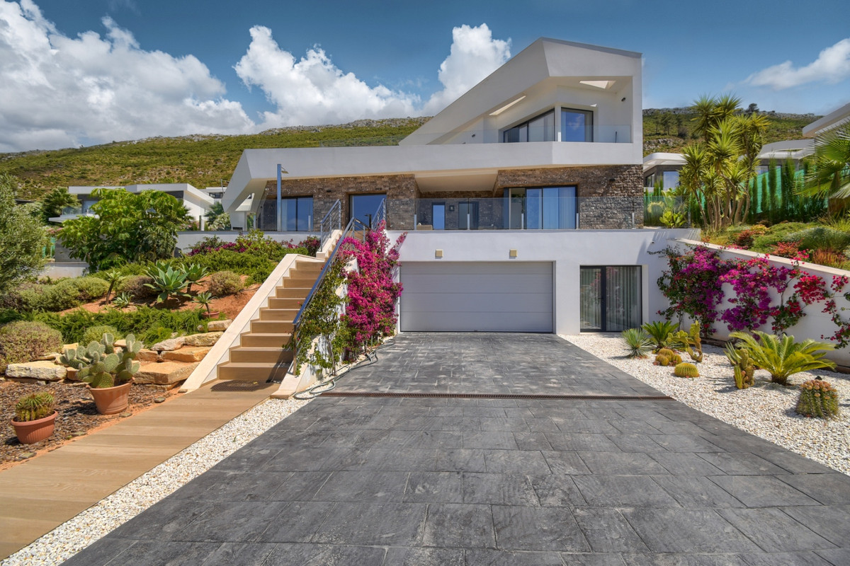 4 Bed Townhouse for sale in Javea Costa Blanca, Alicante, Spain