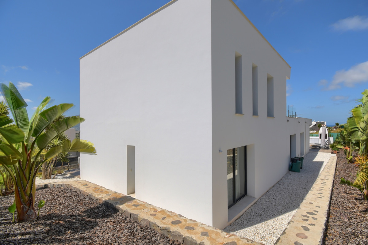 4 Bed Townhouse for sale in Javea Costa Blanca, Alicante, Spain