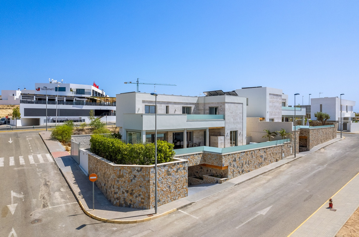 4 Bed Townhouse for sale in Benijofar Costa Blanca, Alicante, Spain