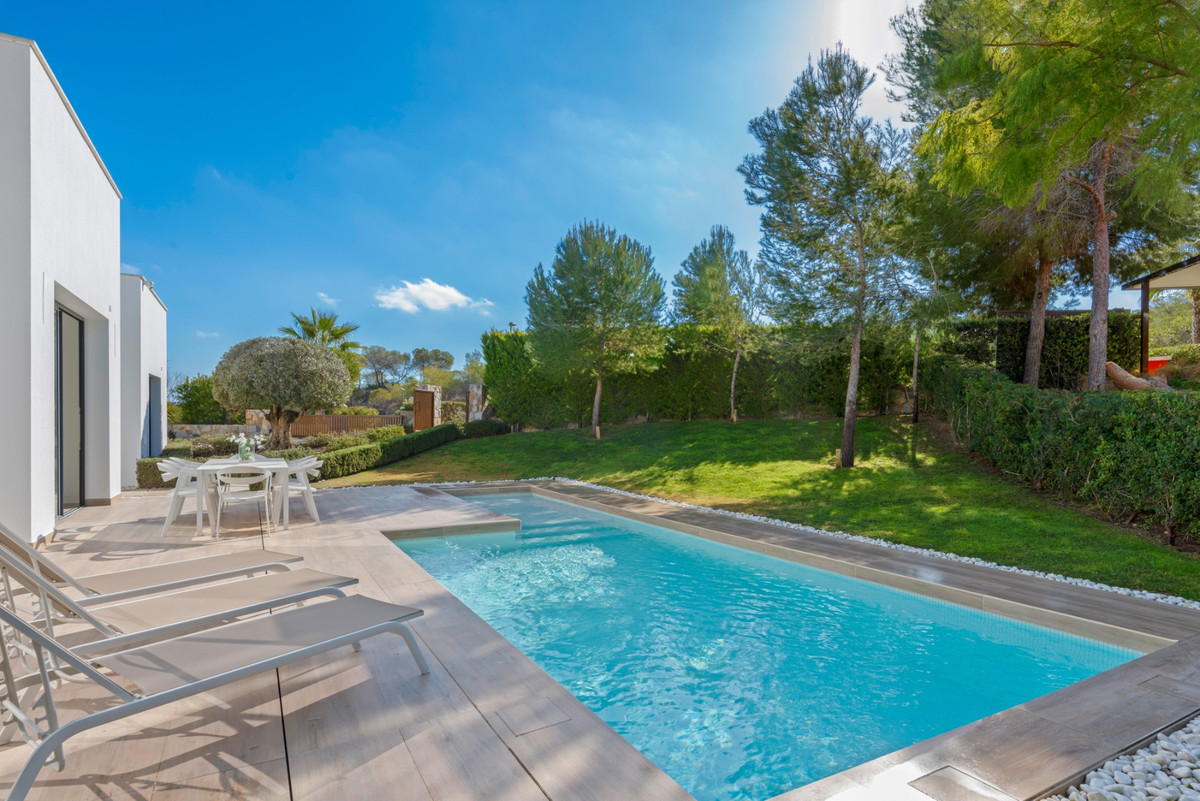 3 Bed Townhouse for sale in Las Colinas Golf Costa Blanca, Alicante, Spain
