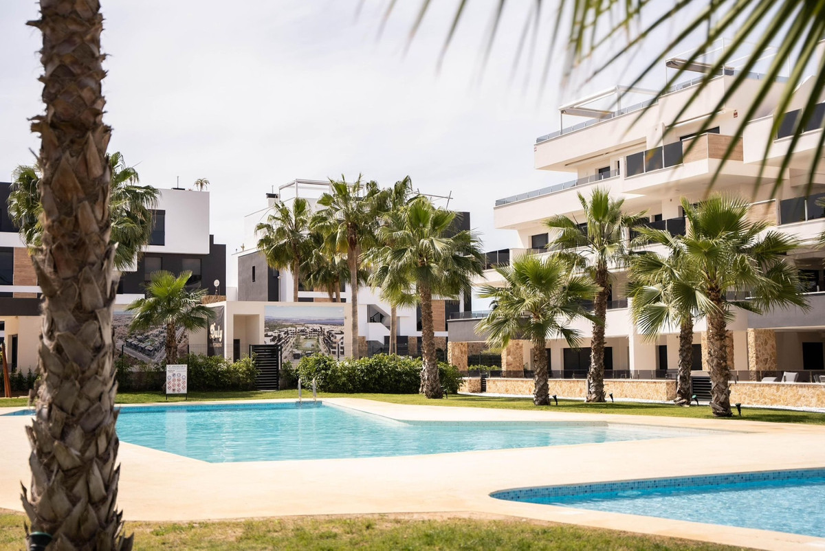 2 Bed Apartment for sale in Los Altos Costa Blanca, Alicante, Spain