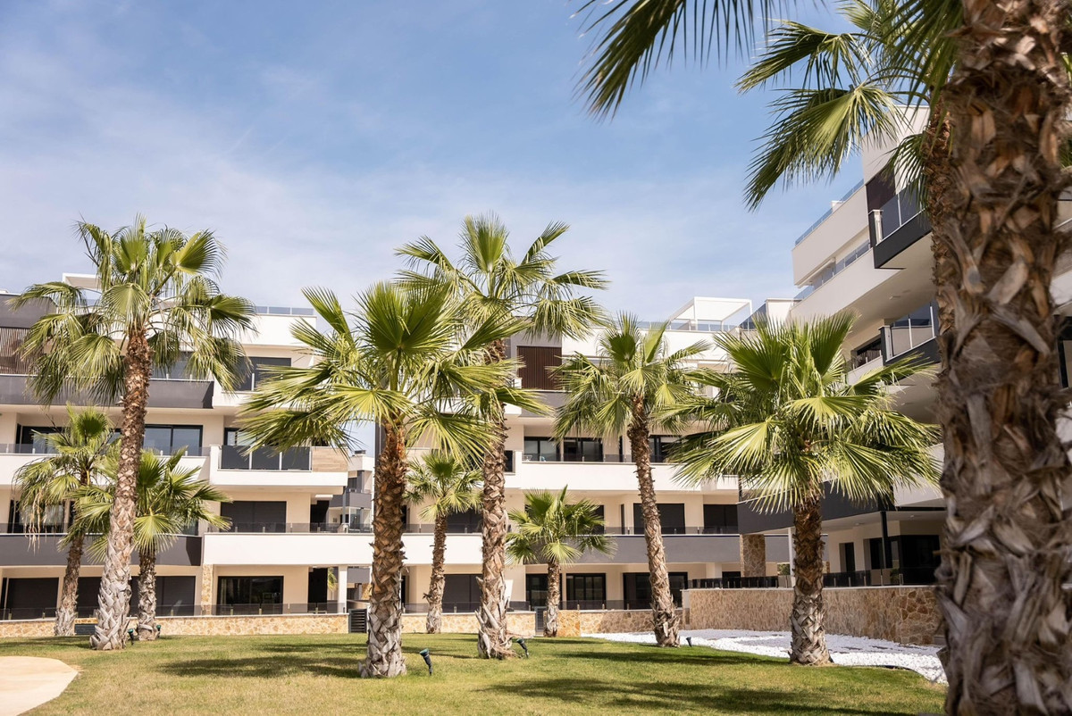 2 Bed Apartment for sale in Los Altos Costa Blanca, Alicante, Spain