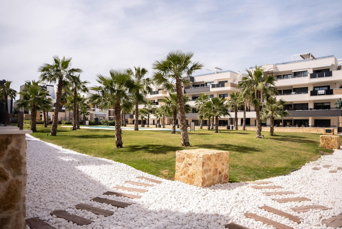 2 Bed Apartment for sale in Los Altos Costa Blanca, Alicante, Spain