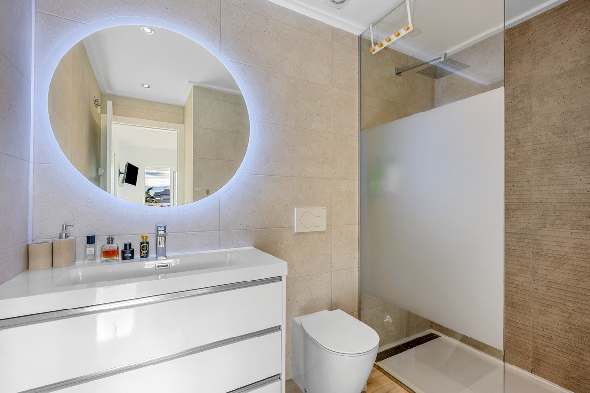 3 Bed Apartment for sale in Villamartin Costa Blanca, Alicante, Spain
