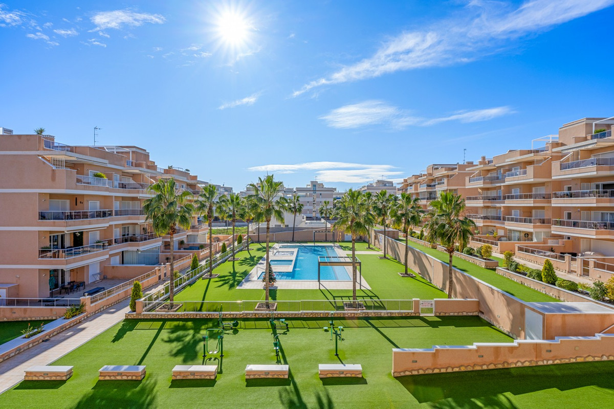 3 Bed Apartment for sale in Villamartin Costa Blanca, Alicante, Spain