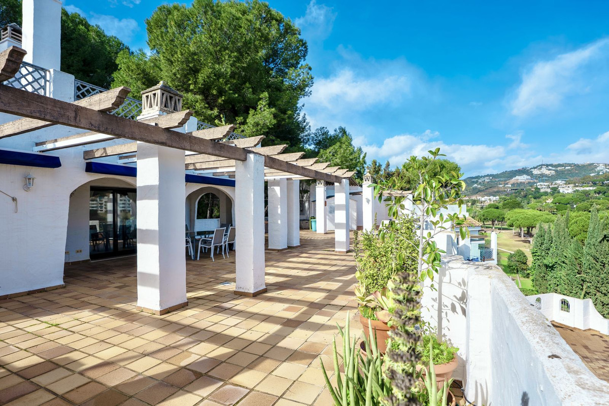 2 Bed Apartment for sale in Río Real Costa Del Sol, Málaga, Spain