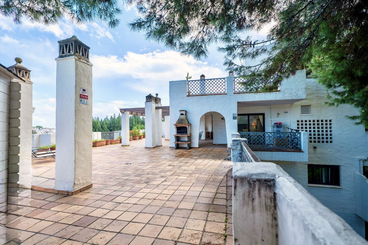 2 Bed Apartment for sale in Río Real Costa Del Sol, Málaga, Spain