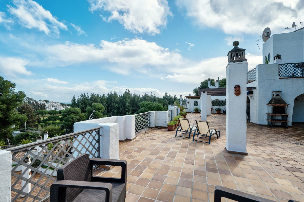 2 Bed Apartment for sale in Río Real Costa Del Sol, Málaga, Spain