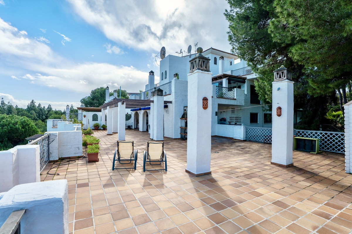 2 Bed Apartment for sale in Río Real Costa Del Sol, Málaga, Spain