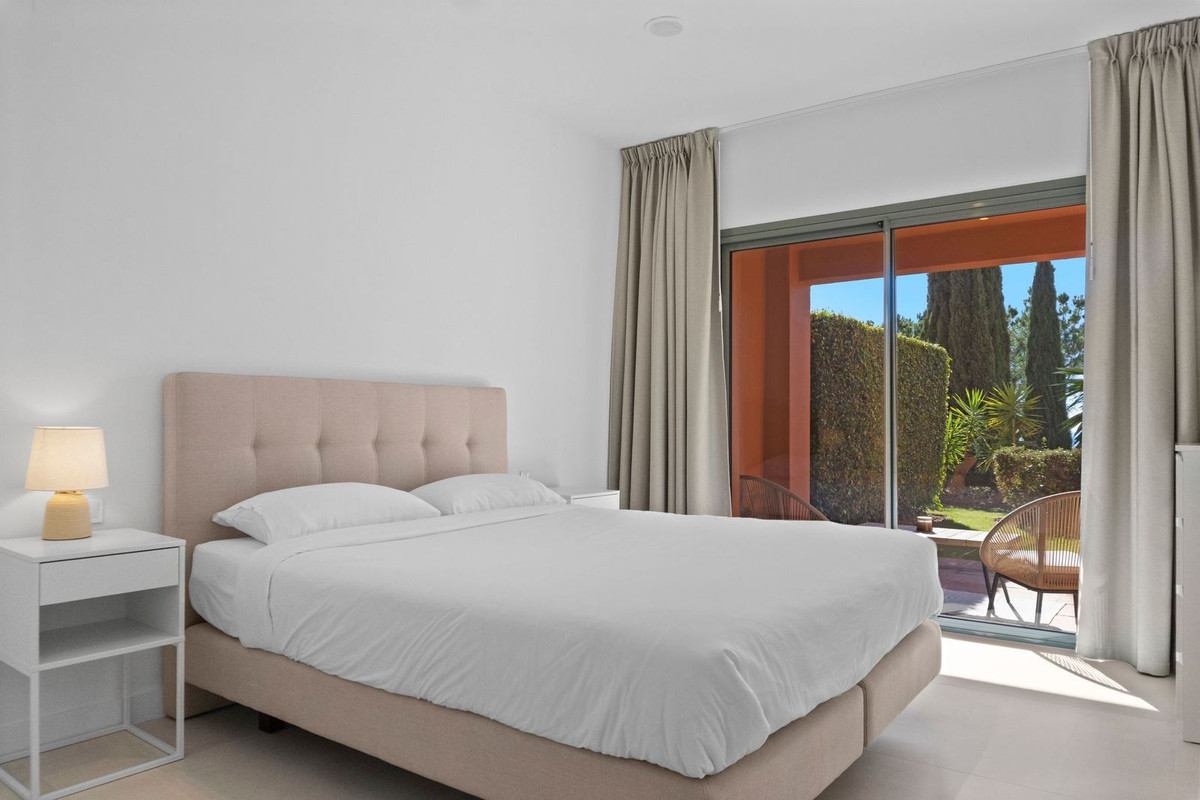 2 Bed Apartment for sale in Benahavís Costa Del Sol, Málaga, Spain
