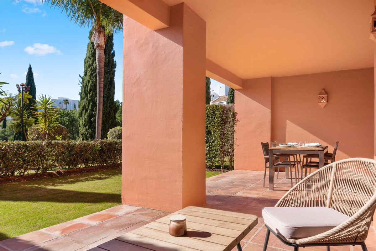 2 Bed Apartment for sale in Benahavís Costa Del Sol, Málaga, Spain