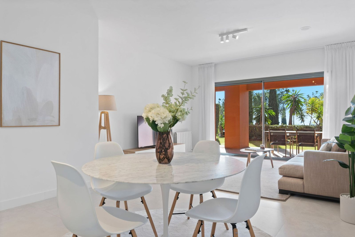 2 Bed Apartment for sale in Benahavís Costa Del Sol, Málaga, Spain