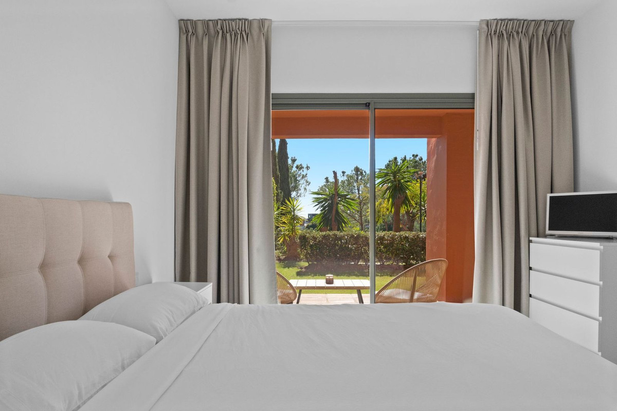 2 Bed Apartment for sale in Benahavís Costa Del Sol, Málaga, Spain