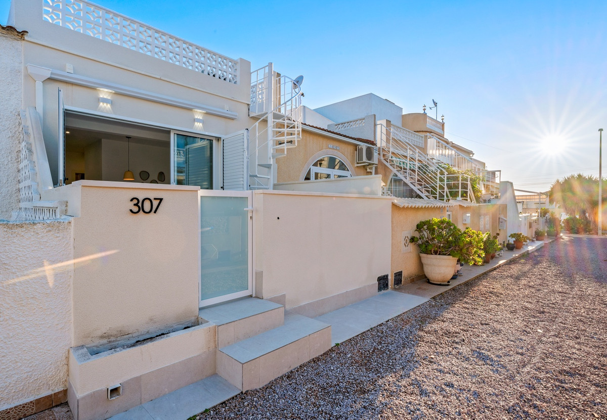 Se vende Adosada de 2 dormitorios en Costa Blanca, Alicante, España